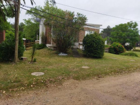 Casa a tres cuadras de la playa en barrio residencial de Piriapolis!